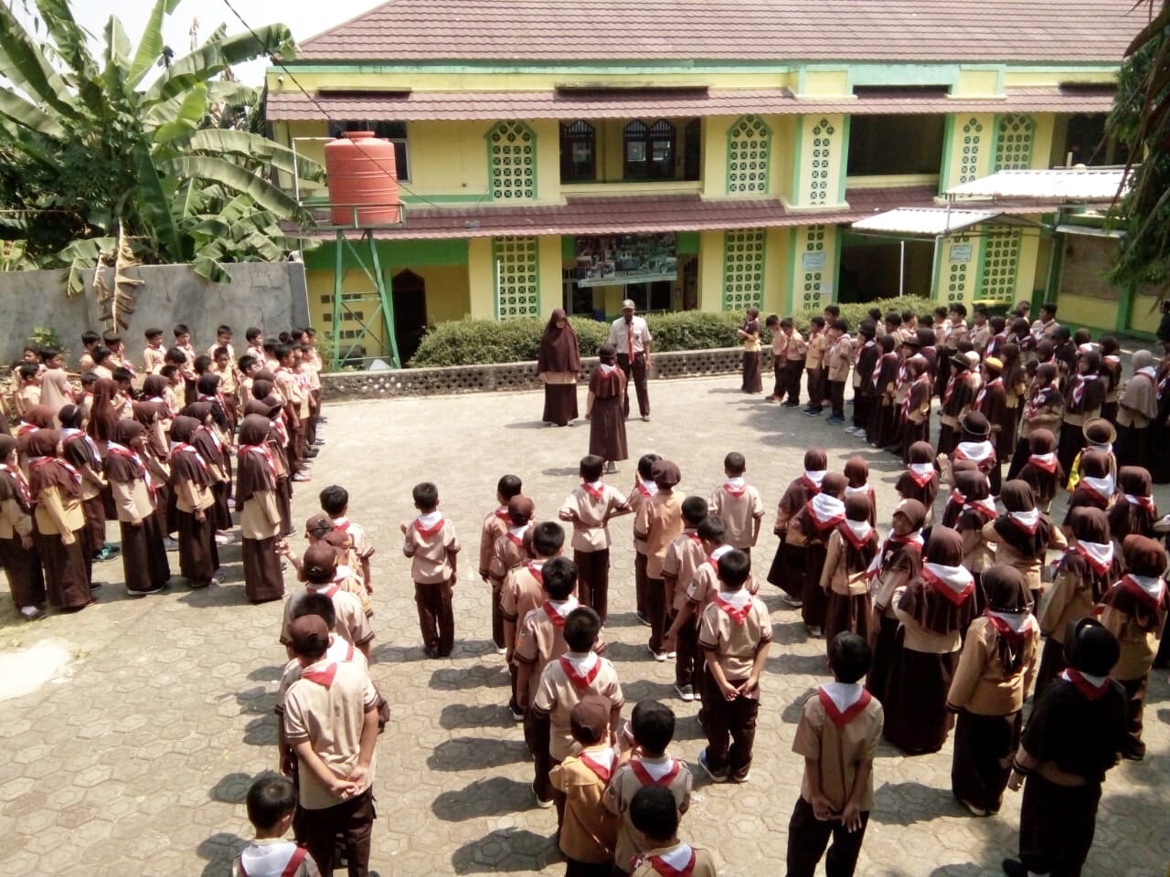 pramuka-melatih-leadership-karakter.