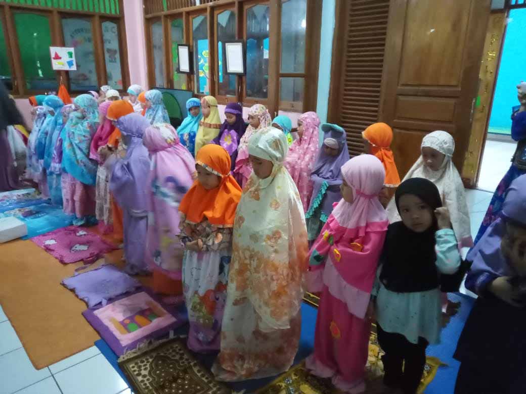 ibadah sekolah islam