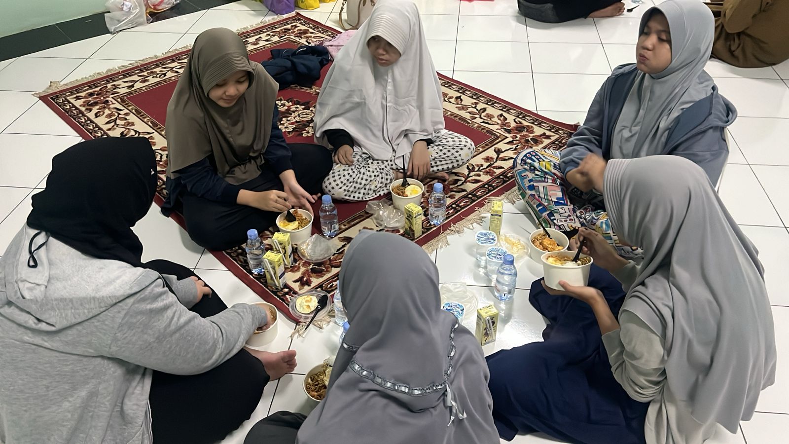 Iftor Jama’i Keluarga Besar SMPIT SMAIT MISBAAHUSSUDUUR
